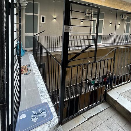 Valentino Caracciolo 105 Apartment เนเปิลส์ ภายนอก รูปภาพ