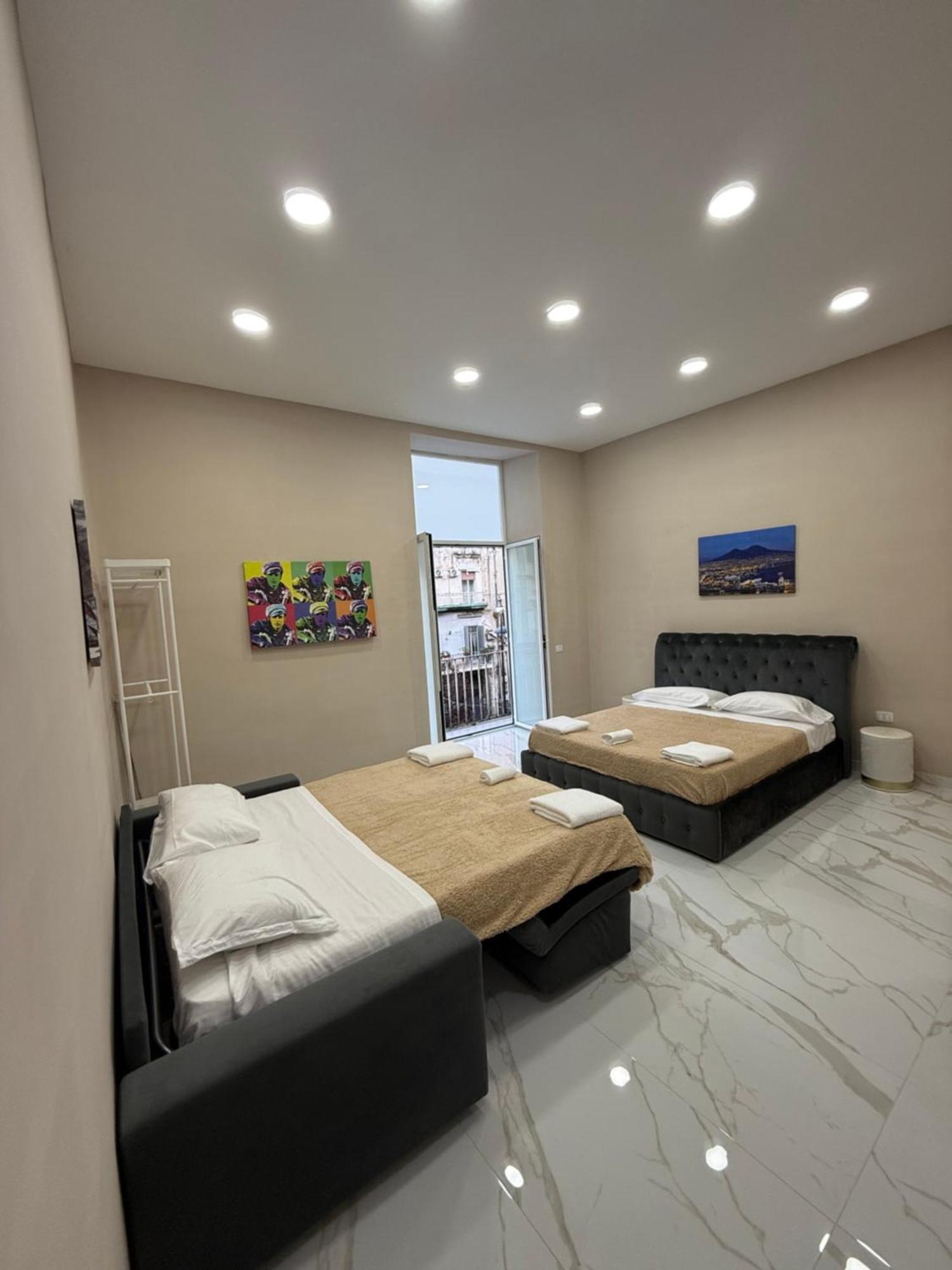 Valentino Caracciolo 105 Apartment เนเปิลส์ ภายนอก รูปภาพ