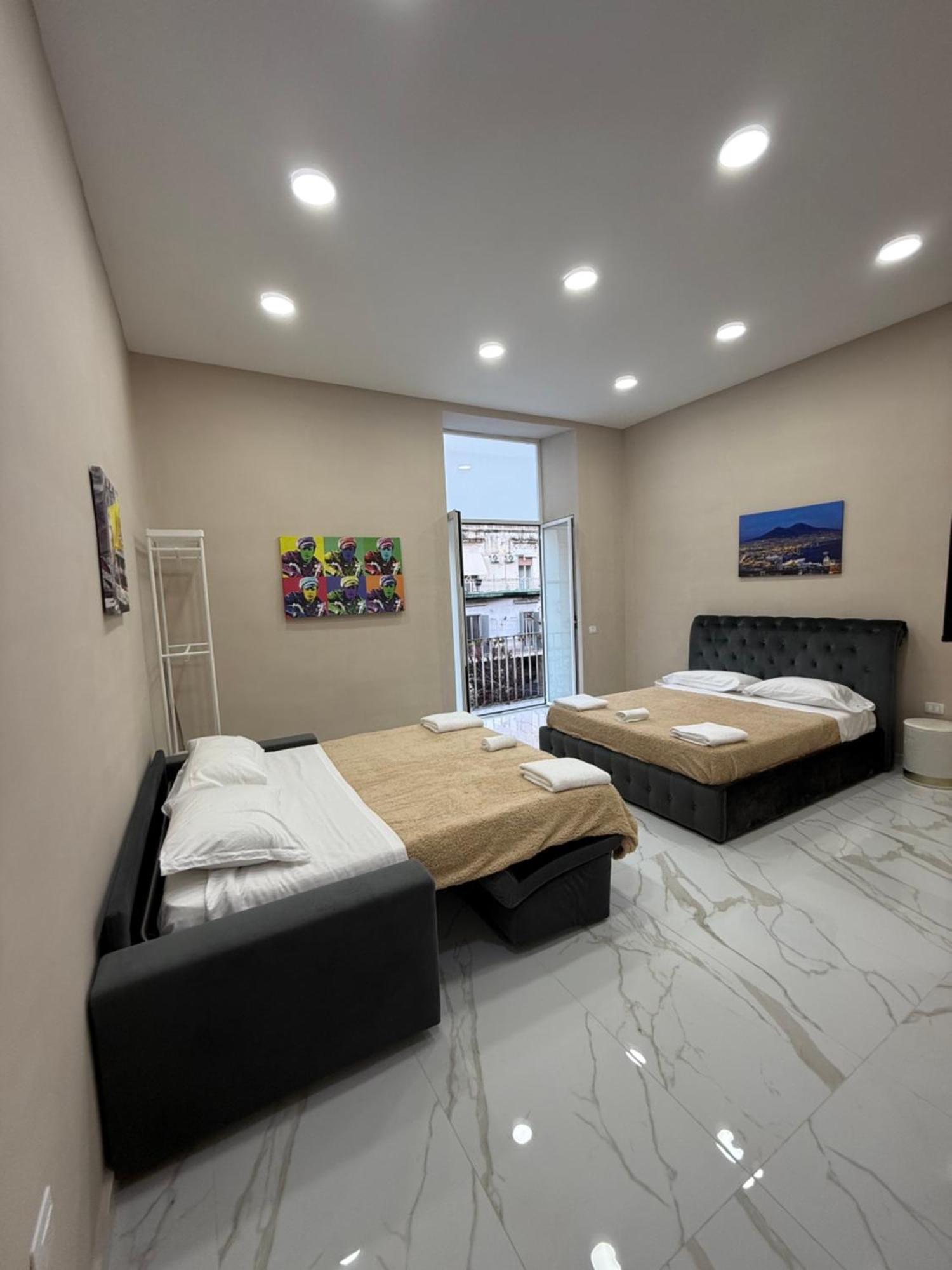 Valentino Caracciolo 105 Apartment เนเปิลส์ ภายนอก รูปภาพ