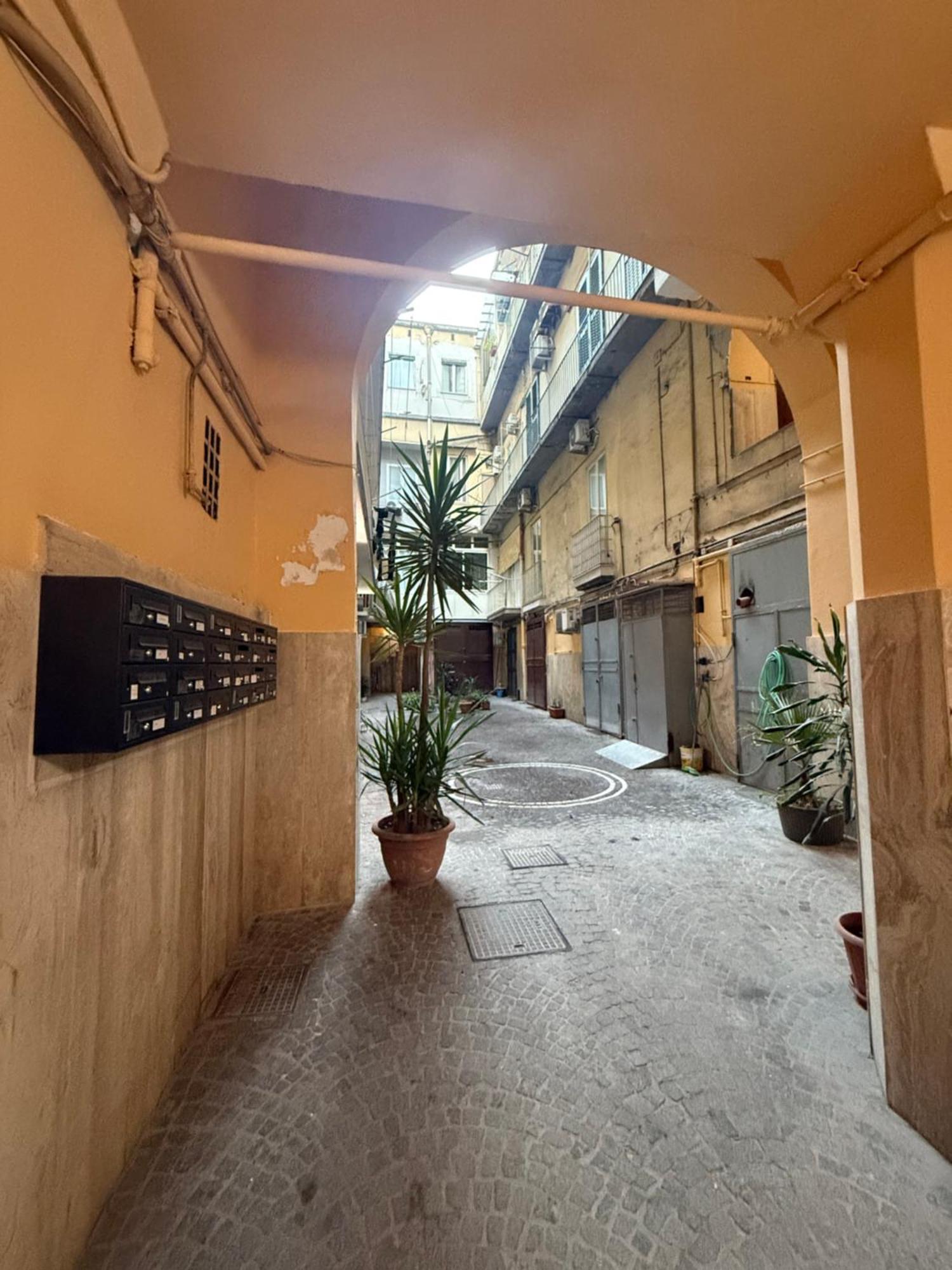 Valentino Caracciolo 105 Apartment เนเปิลส์ ภายนอก รูปภาพ