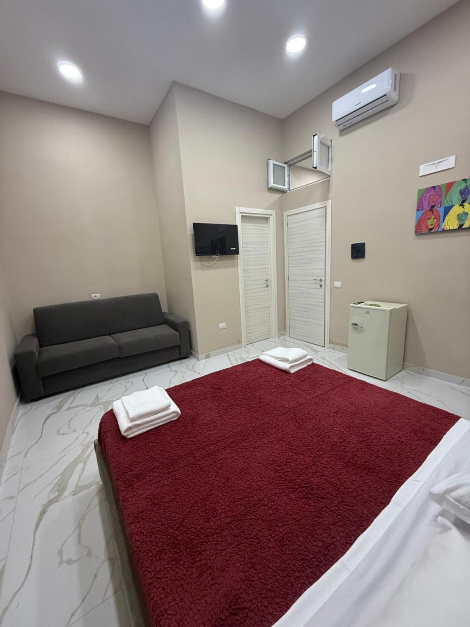 Valentino Caracciolo 105 Apartment เนเปิลส์ ภายนอก รูปภาพ