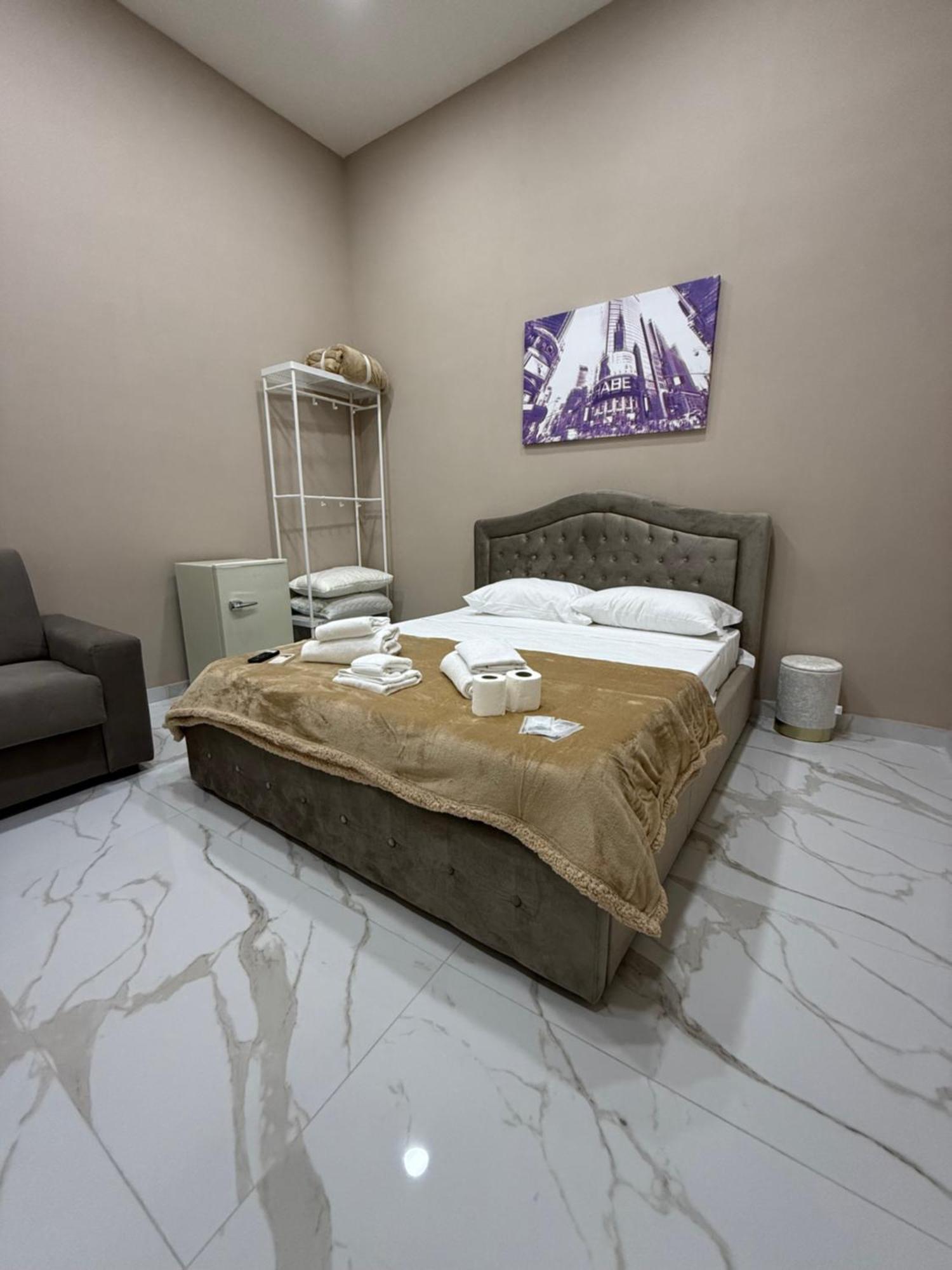 Valentino Caracciolo 105 Apartment เนเปิลส์ ภายนอก รูปภาพ