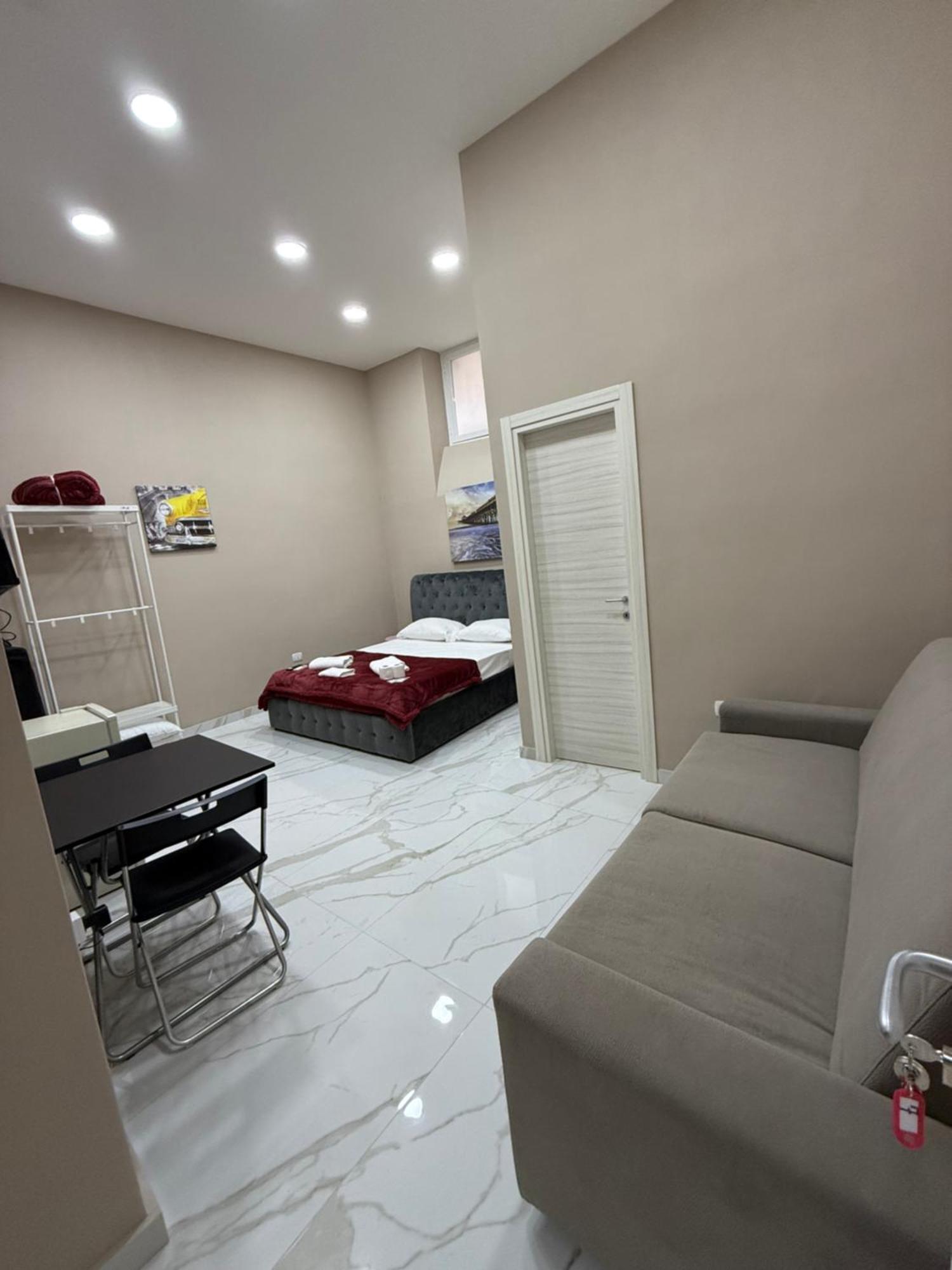 Valentino Caracciolo 105 Apartment เนเปิลส์ ภายนอก รูปภาพ