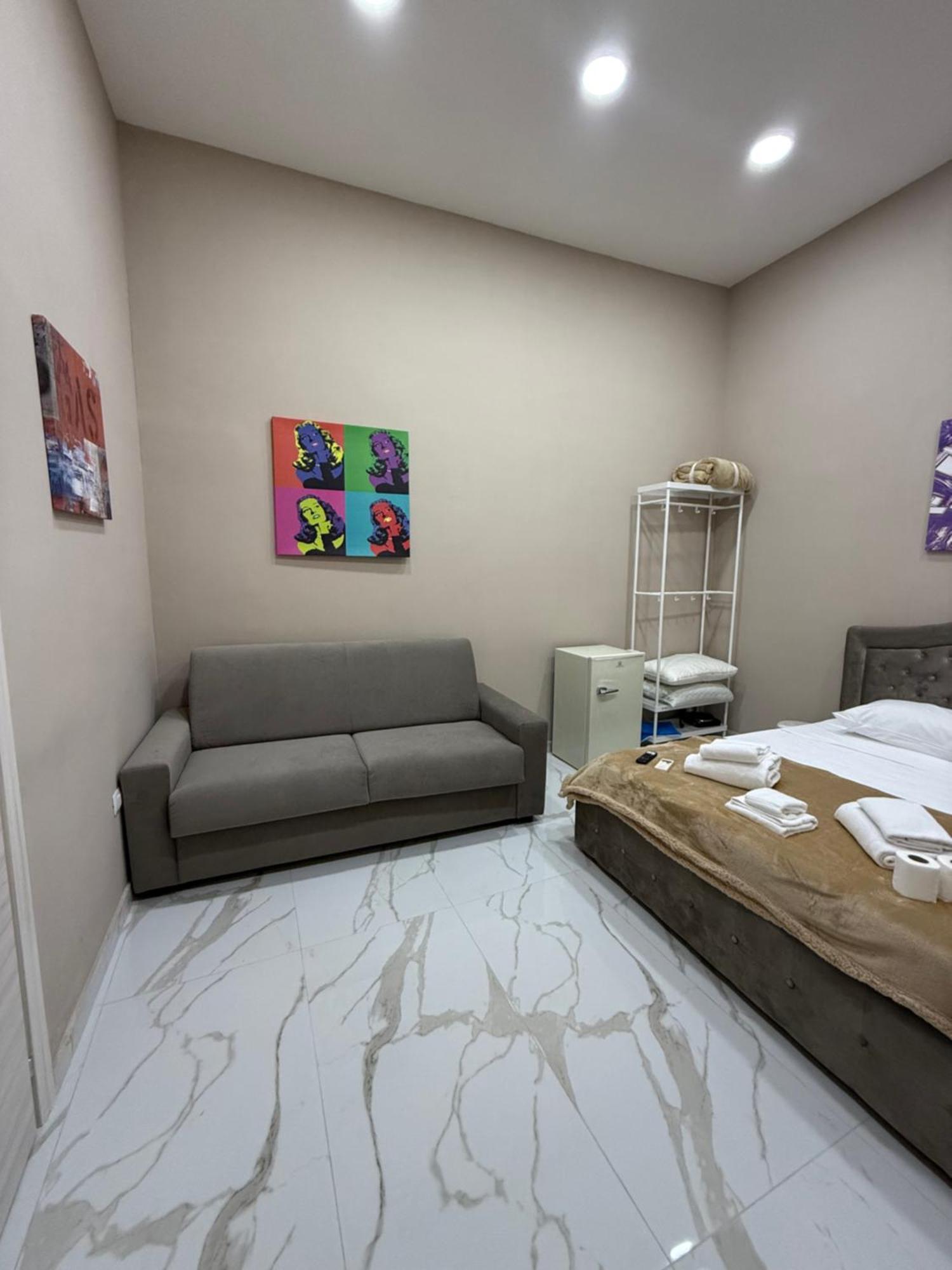 Valentino Caracciolo 105 Apartment เนเปิลส์ ภายนอก รูปภาพ