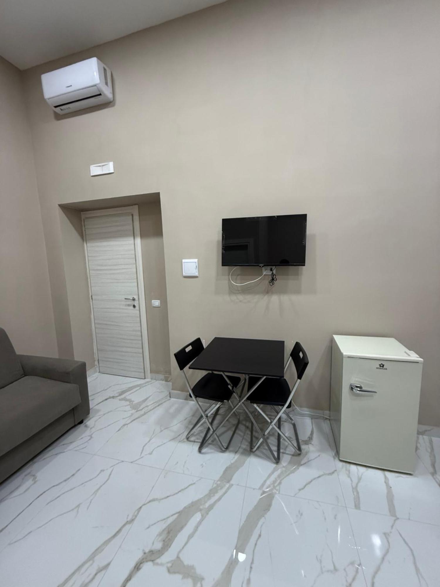 Valentino Caracciolo 105 Apartment เนเปิลส์ ภายนอก รูปภาพ