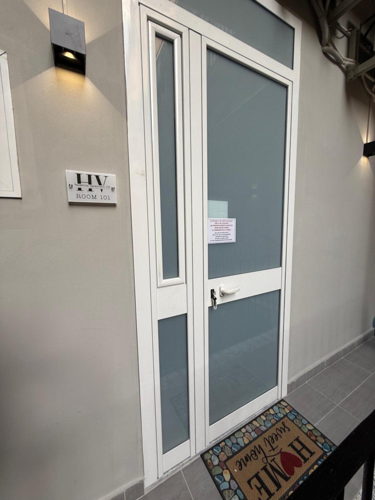 Valentino Caracciolo 105 Apartment เนเปิลส์ ภายนอก รูปภาพ