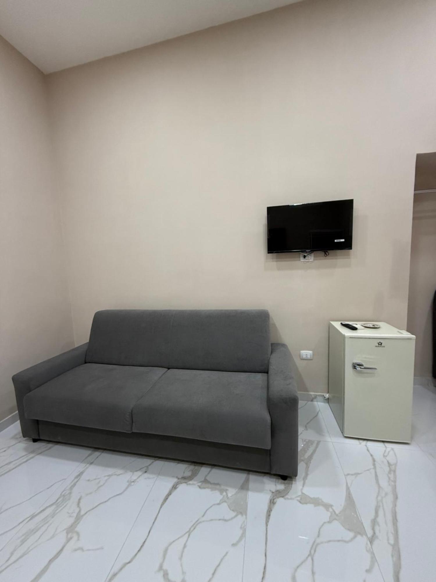 Valentino Caracciolo 105 Apartment เนเปิลส์ ภายนอก รูปภาพ
